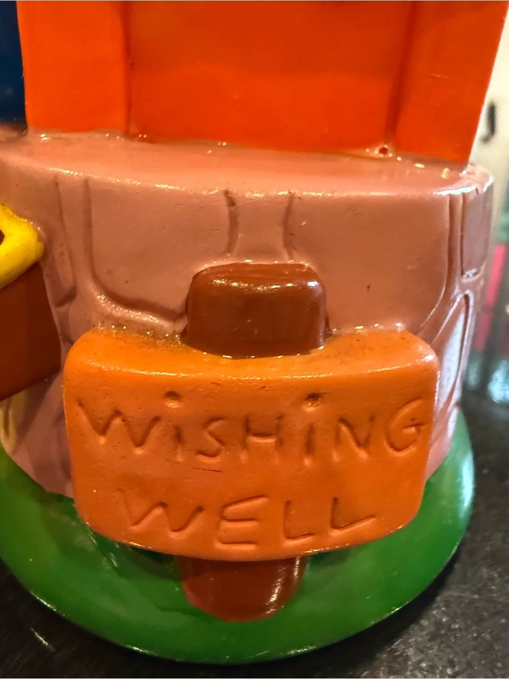 Disney Minnie Mouse vintage Figure Wishing Well Bank
